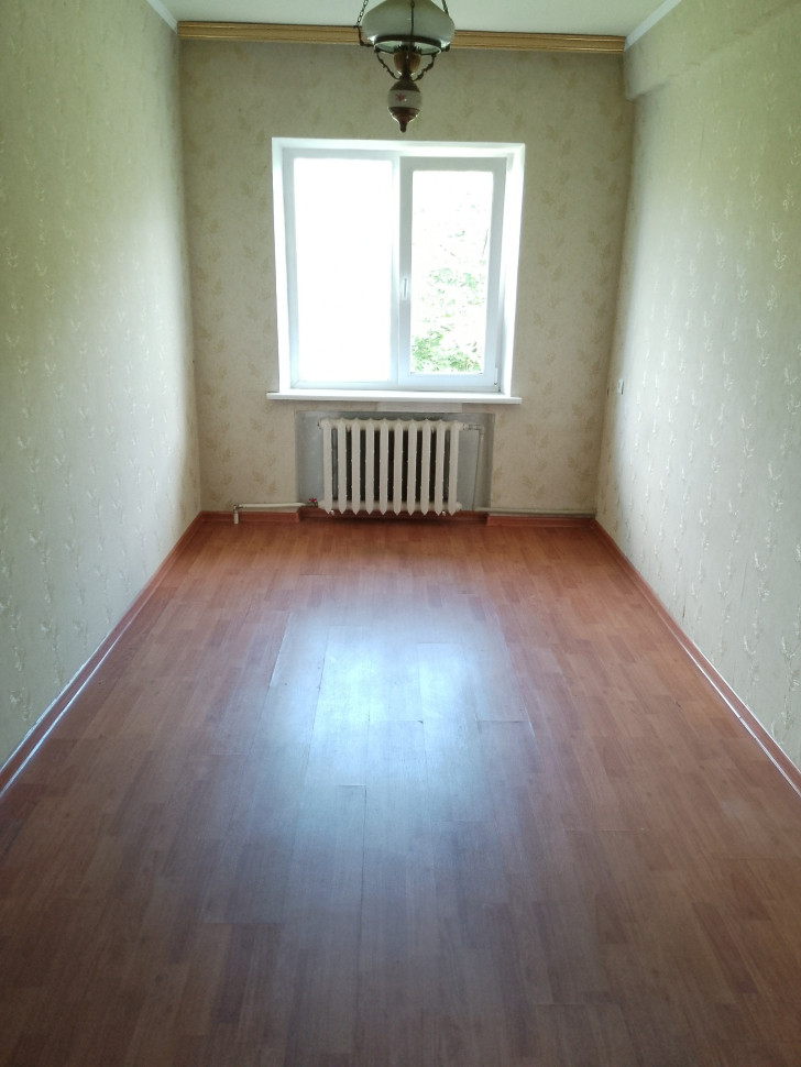 Продается 4-х комнатная квартира, пл. Петровского, арт. 4812