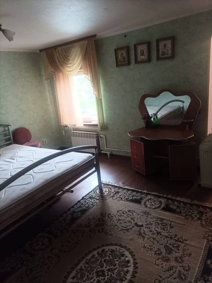 Продается 2-х этажный дом, ул. Горького, ориентир гостиница "Великобритания" , арт. 5175