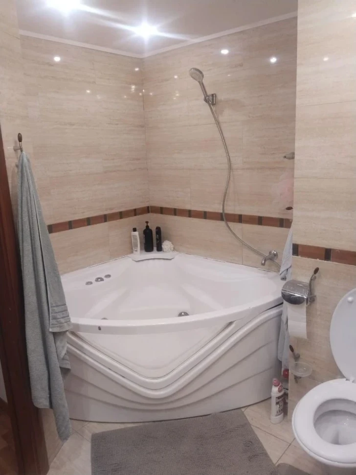 Продается 4 - х комнатная квартира, ул. Университетская дом 118 Б, арт. 5332