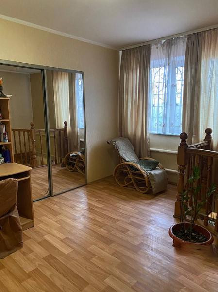 Продаю 7 комнатный дом, Смолянка