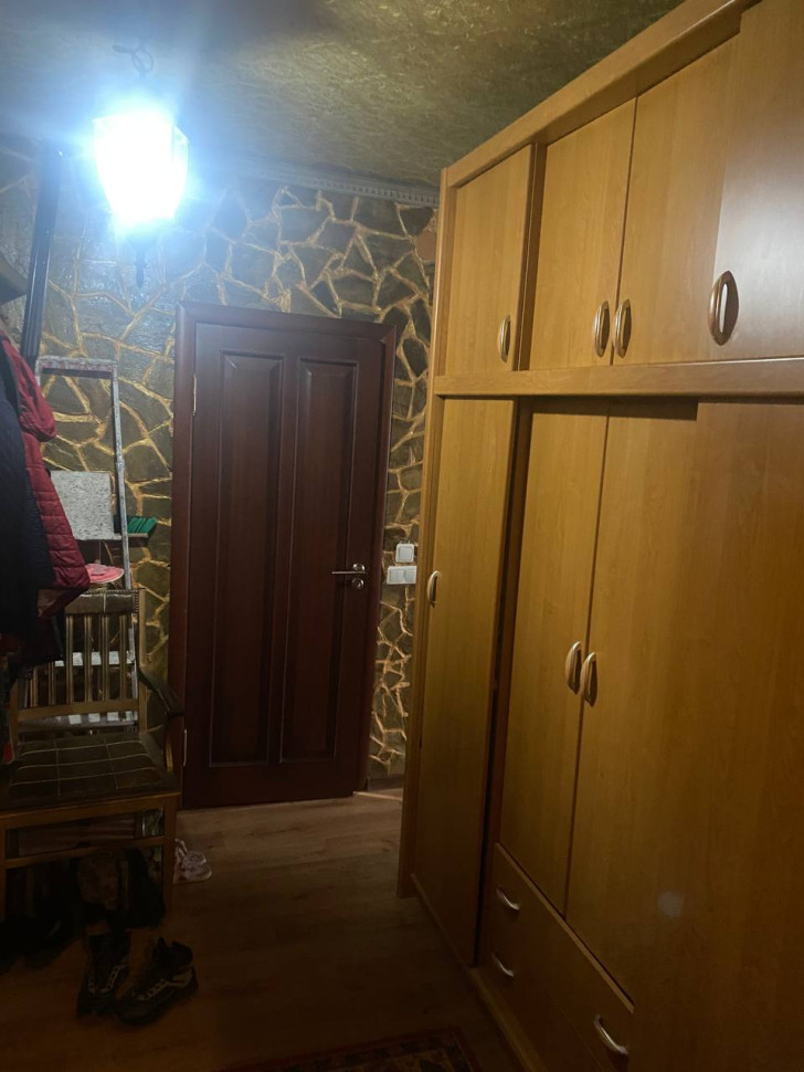 Продаю 2 - х комнатную квартиру, остановка "Гараж" арт 904