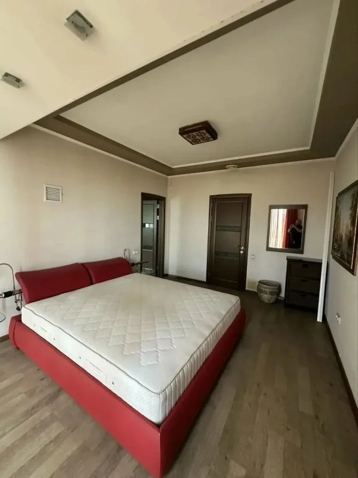 Продается 5-ти комнатная квартира, бульвар Пушкина, арт. 5957