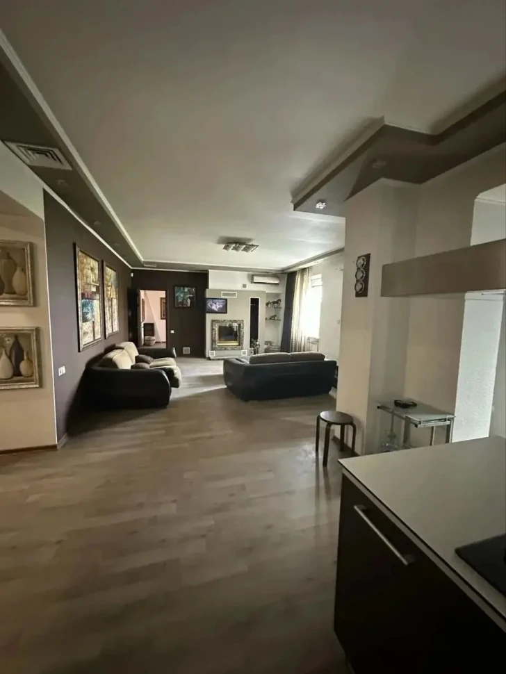 Продается 5-ти комнатная квартира, бульвар Пушкина, арт. 5957