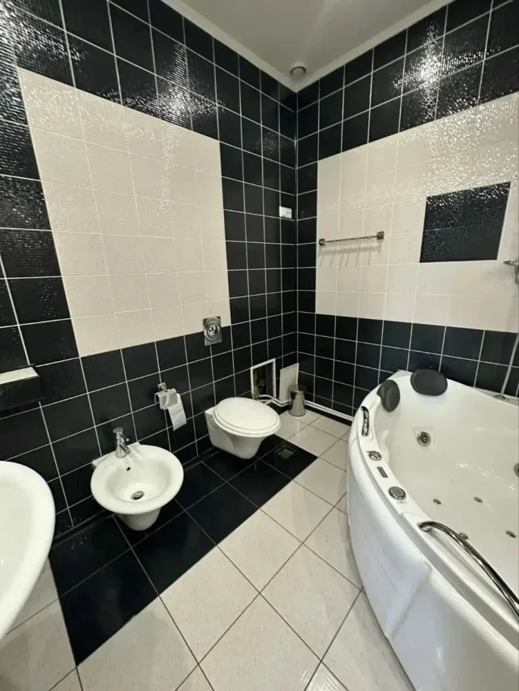 Продается 5-ти комнатная квартира, бульвар Пушкина, арт. 5957