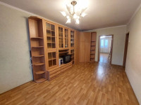 Продаю 3- х комнатную квартиру, ул. Политбойцов, ориентир Киевский РИК, арт. 5347