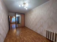Продаю 3- х комнатную квартиру, ул. Политбойцов, ориентир Киевский РИК, арт. 5347