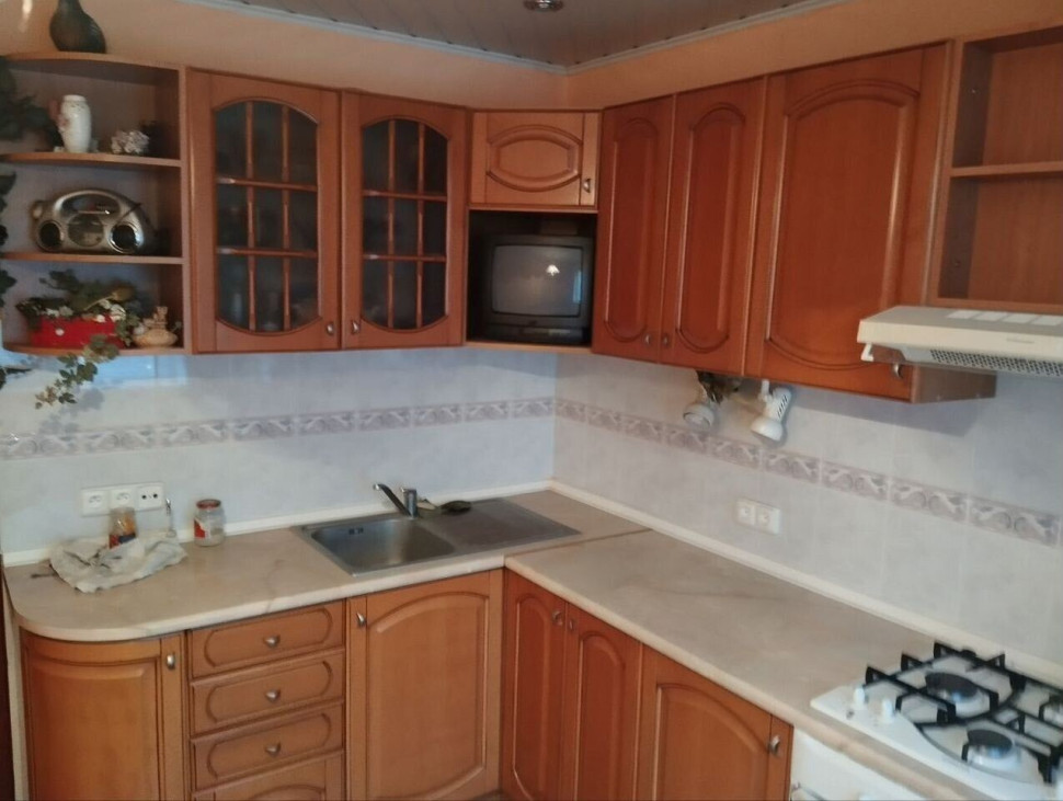 Продается 3 - х комнатная квартира, ул. Политбойцов арт 3385