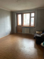 Продаю 4 - х комнатную кварту, Шахтерская площадь