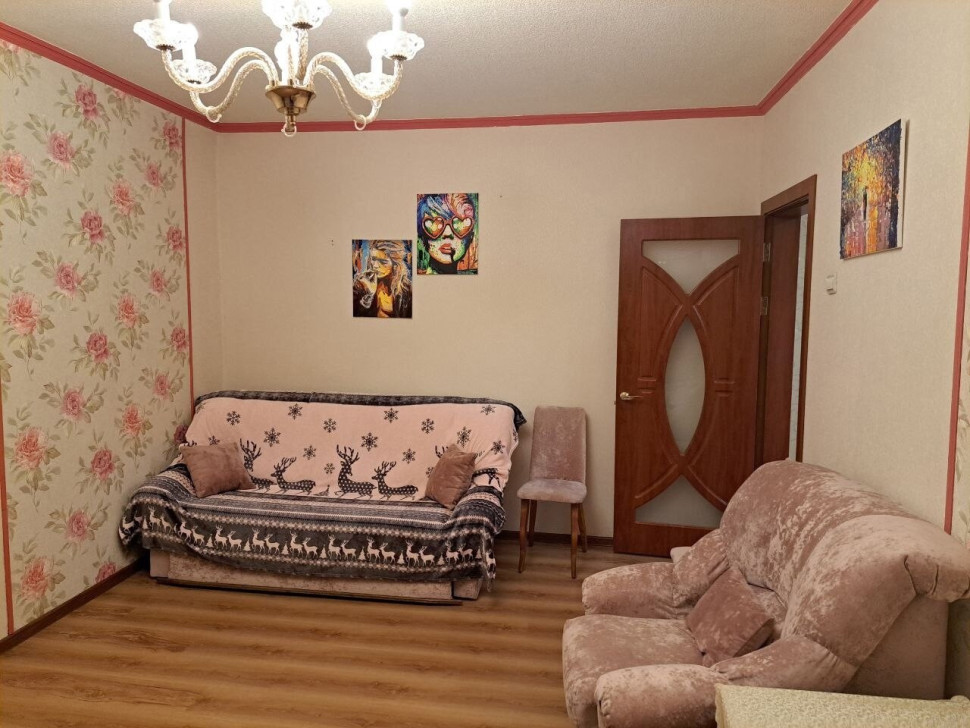Продается 2 - х комнатная квартира, Цветочный арт 2701