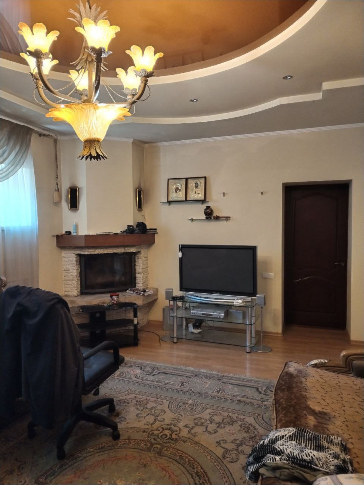 Продается 3 - х этажный дом, ул. Успенского, арт. 4725