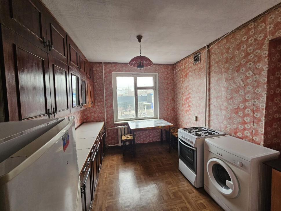 Продается 3 - х комнатная квартира, Майский рынок (НК Вирус) арт 3421