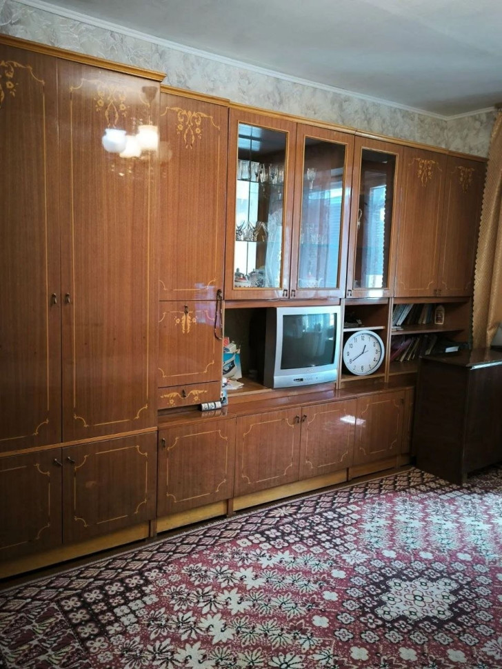 Продается 1 комнатная квартира, ул. Артема, ориентир рынок "Маяк", арт. 6070