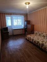 Продается 2 - х комнатная квартира, пл. Конституции, арт. 6227