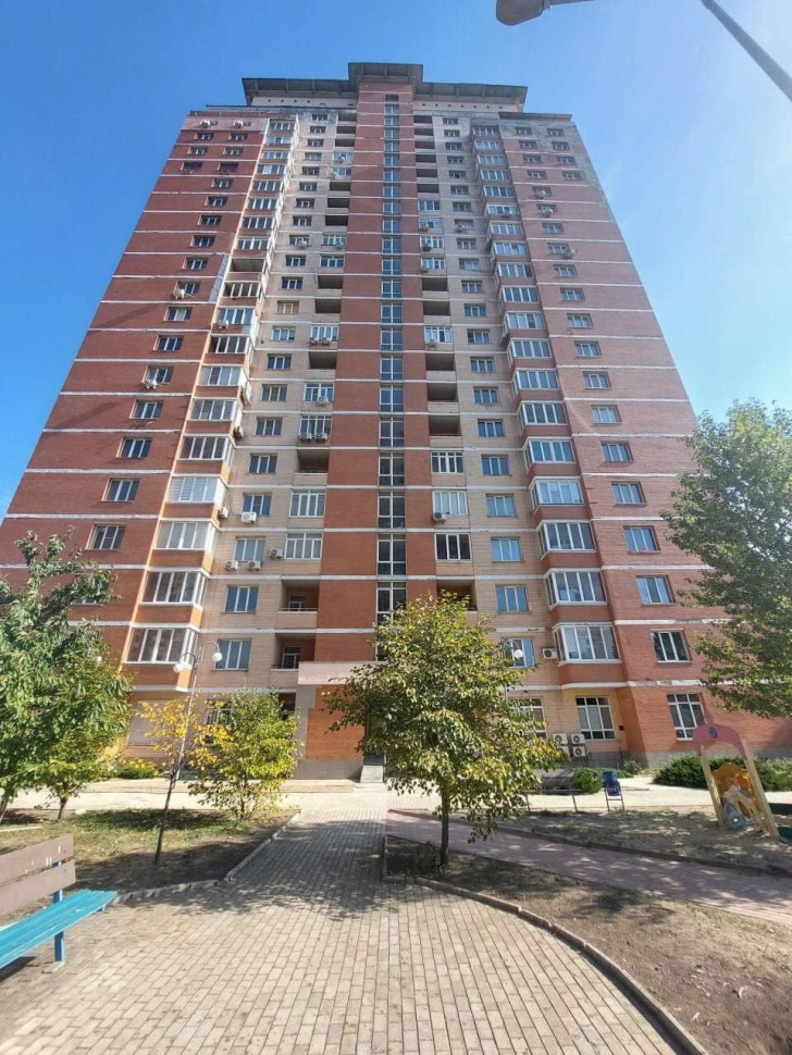 Продается 4-х комнатная квартира, ул. Артема, 171 В, ЖК "Фаворит", арт. 6238