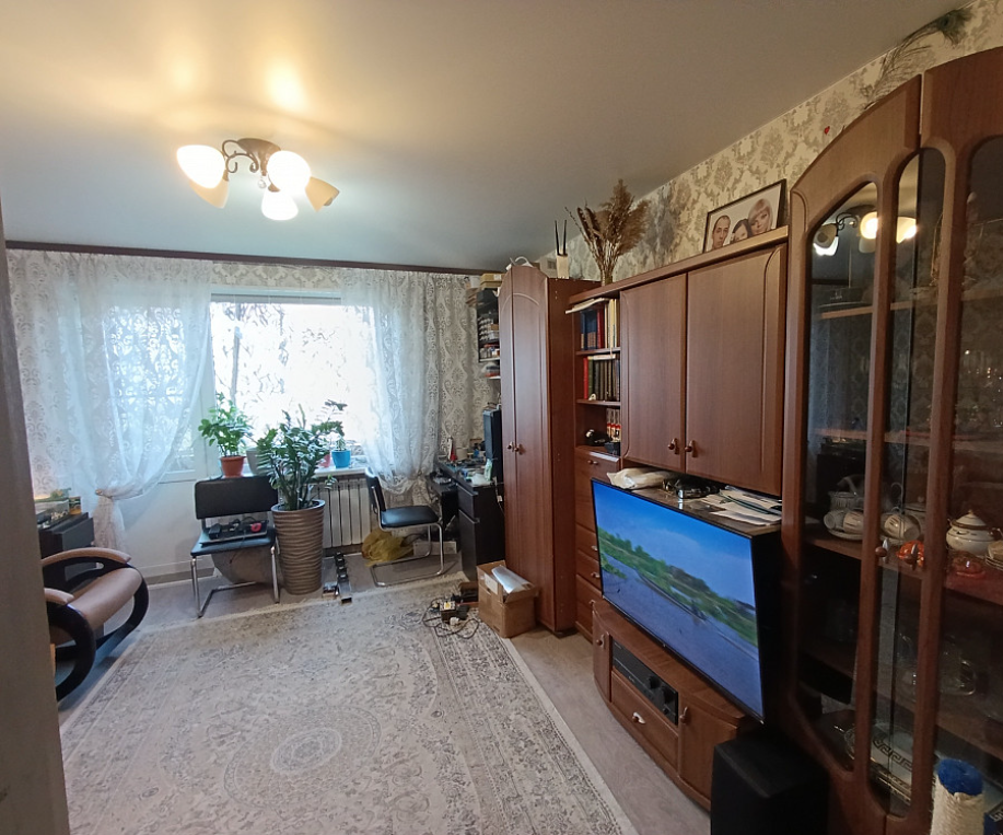 Продается 3-х комнатная квартира, пр.-т Дзержинского дом 6, арт. 5026
