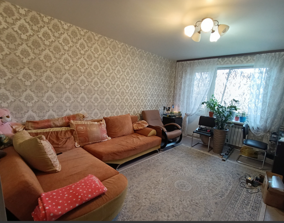 Продается 3-х комнатная квартира, пр.-т Дзержинского дом 6, арт. 5026